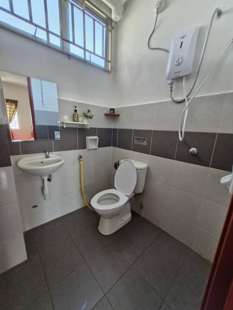 Anggerik Camelia Homestay Apartment Ladang Tok Pelam Kuala Terengganu Exterior foto